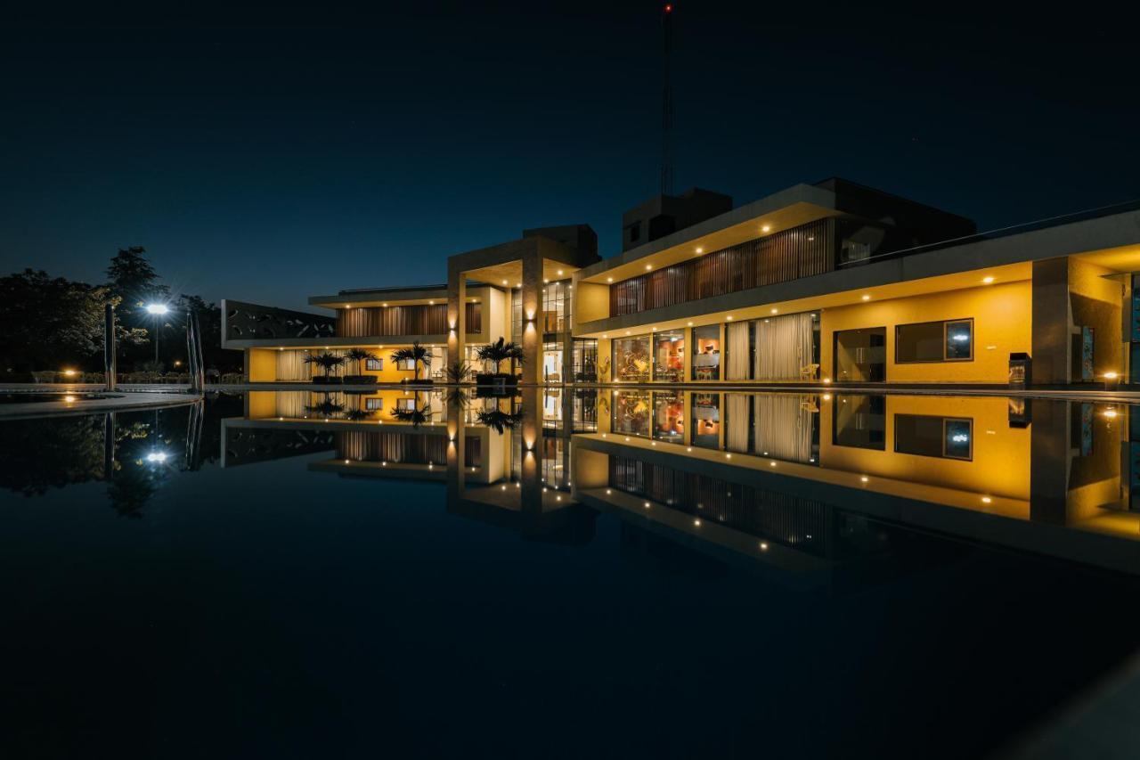 Club Heaven Palanpur Hotel Екстериор снимка