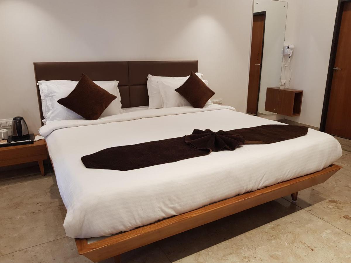 Club Heaven Palanpur Hotel Екстериор снимка