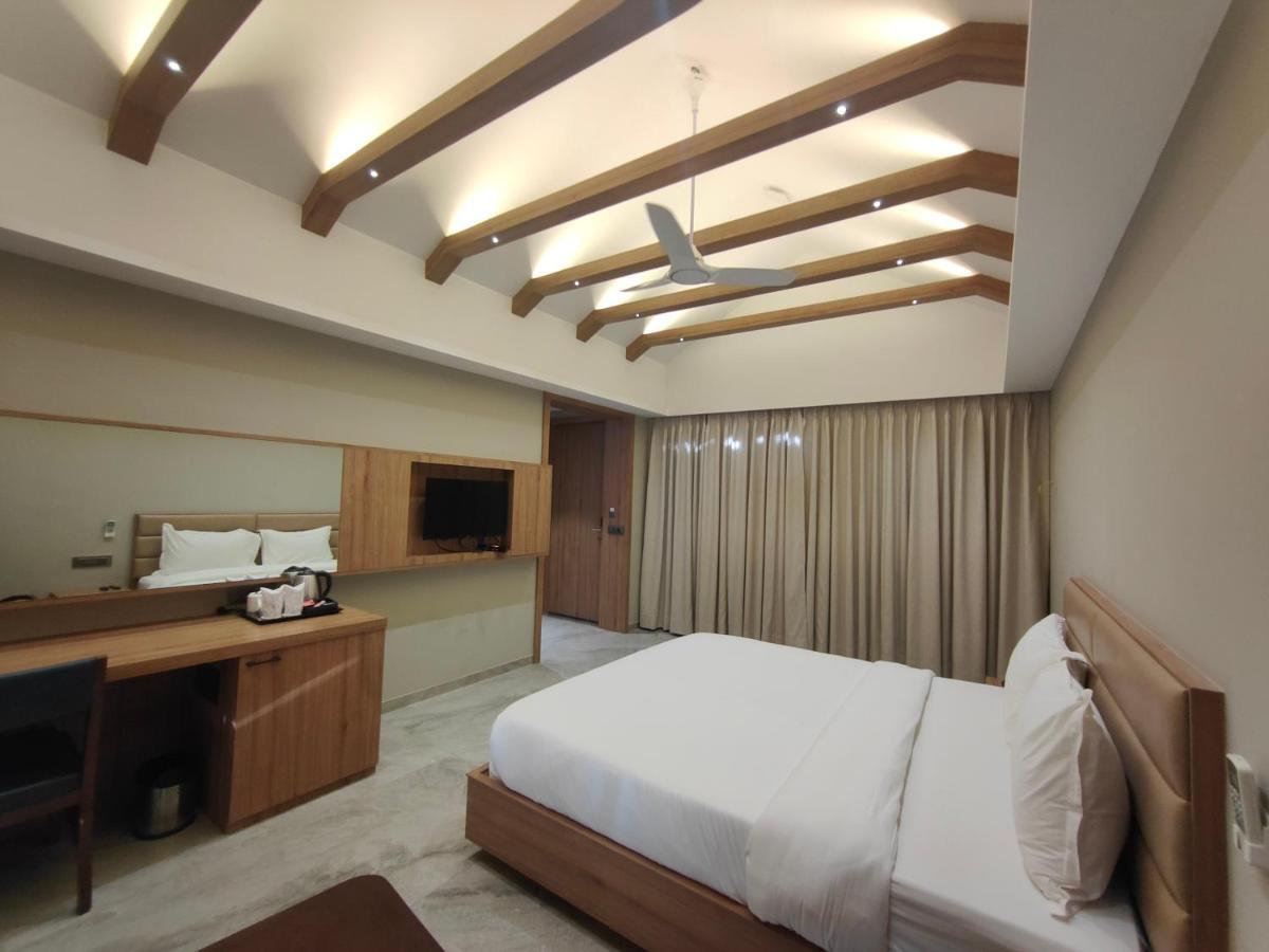 Club Heaven Palanpur Hotel Екстериор снимка