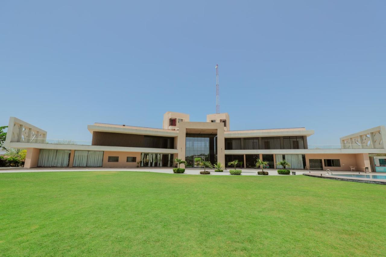 Club Heaven Palanpur Hotel Екстериор снимка