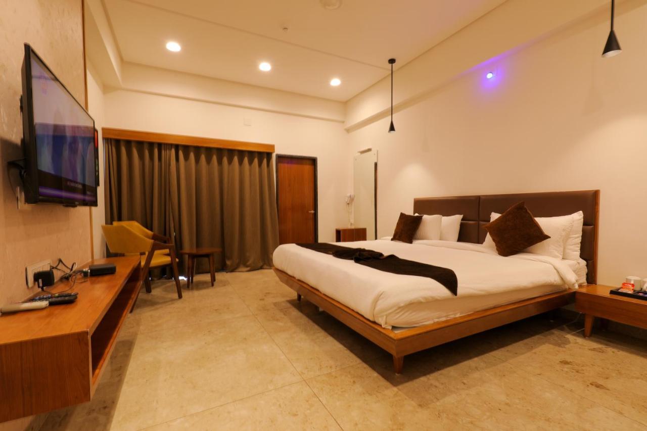 Club Heaven Palanpur Hotel Екстериор снимка