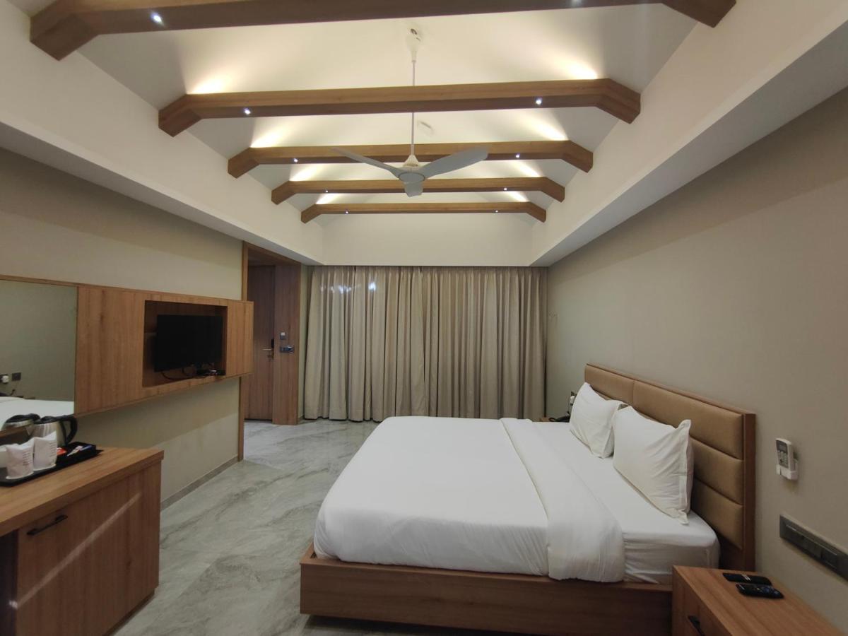 Club Heaven Palanpur Hotel Екстериор снимка