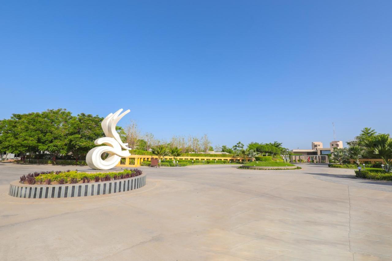 Club Heaven Palanpur Hotel Екстериор снимка